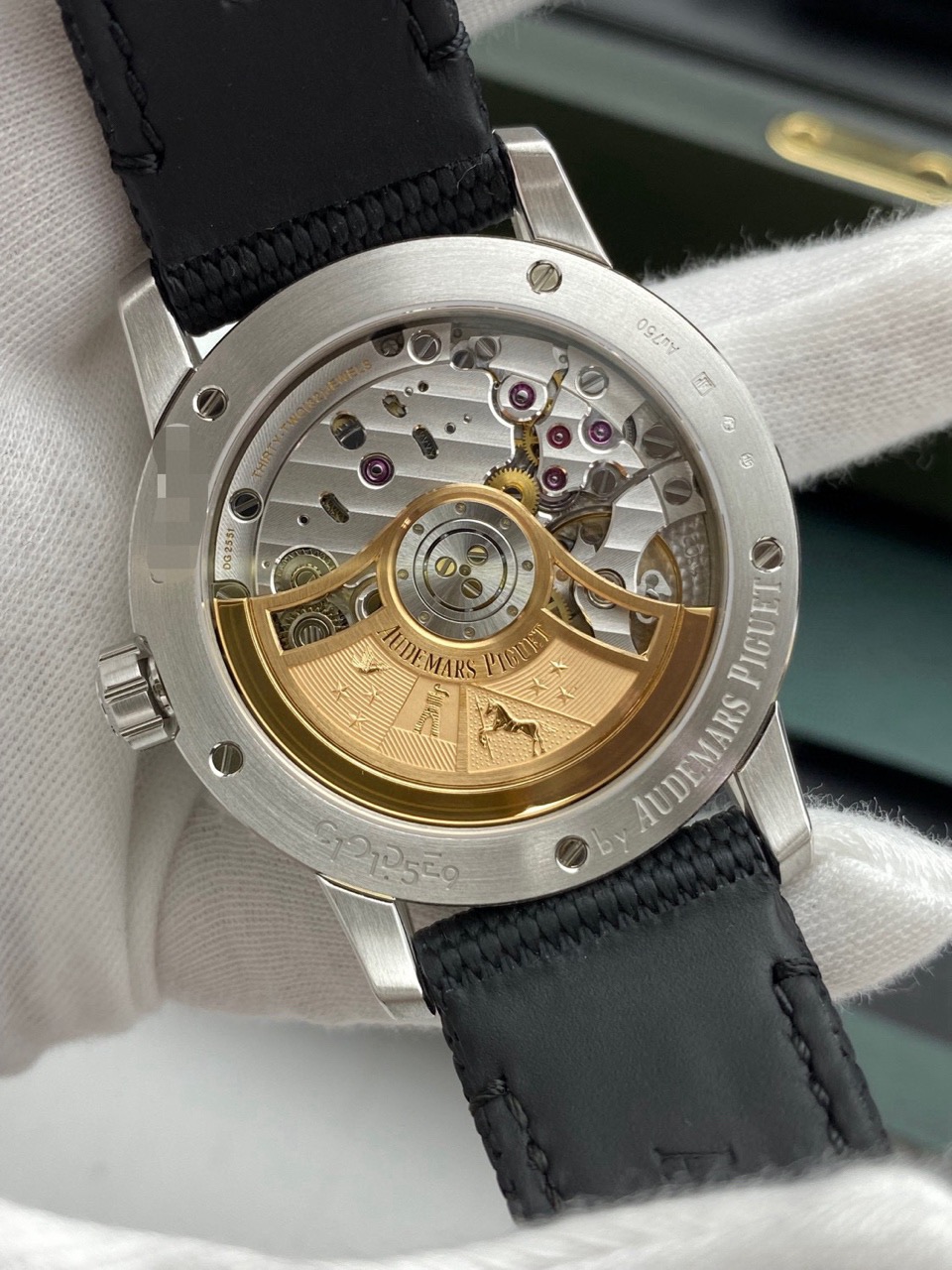 Audemars Piguet 愛彼 15210BC.OO.A002KB.01 by I PLAY WATCH. iplaywatch